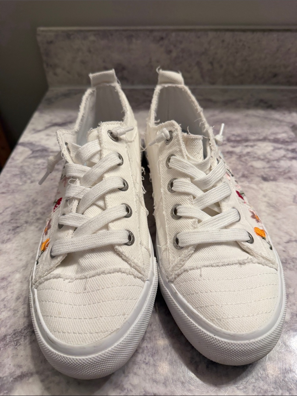 Malibu White Canvas Sneakers with Multicolor Floral Embroidery - Picture 2 of 6